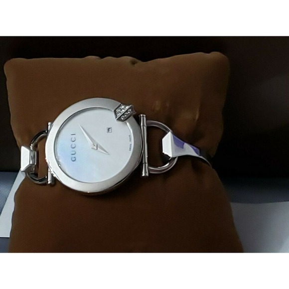 Gucci Chiodo Ladies Diamond Watch With Mother Of Pearl Dial Stainless Quartz - Picture 9 of 12